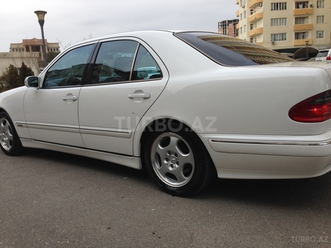 Mercedes E 240 2001, 206,000 km - 2.6 l - Bakı