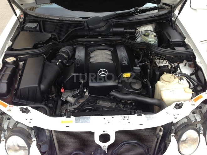 Mercedes E 240 2001, 206,000 km - 2.6 l - Bakı