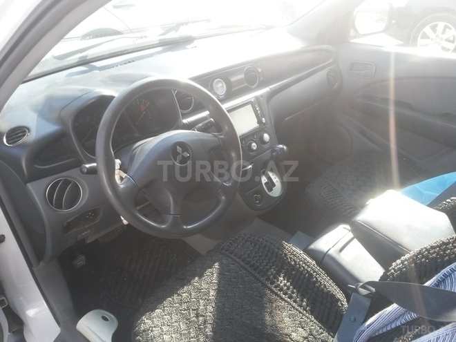 Mitsubishi Airtrek 2001, 179,000 km - 2.0 л - Mingəçevir