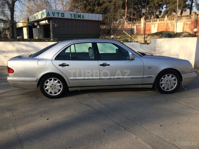 Mercedes E 200 1999, 236,346 km - 2.0 l - Mingəçevir