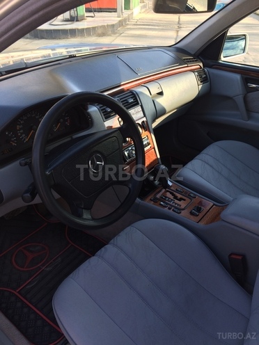 Mercedes E 200 1999, 236,346 km - 2.0 l - Mingəçevir