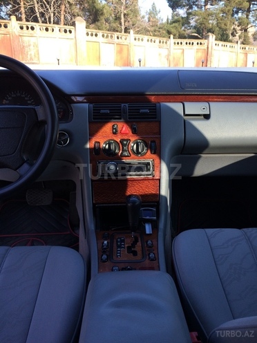 Mercedes E 200 1999, 236,346 km - 2.0 l - Mingəçevir