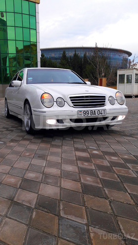 Mercedes E 320 2001, 128,000 km - 3.2 l - Bakı