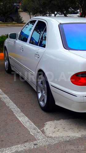 Mercedes E 320 2001, 128,000 km - 3.2 l - Bakı