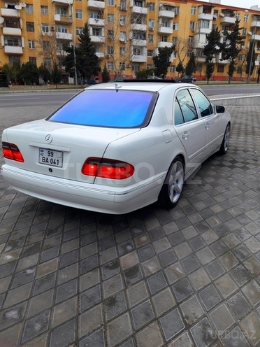 Mercedes E 320 2001, 128,000 km - 3.2 l - Bakı
