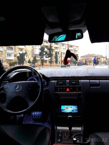 Mercedes E 320 2001, 128,000 km - 3.2 l - Bakı