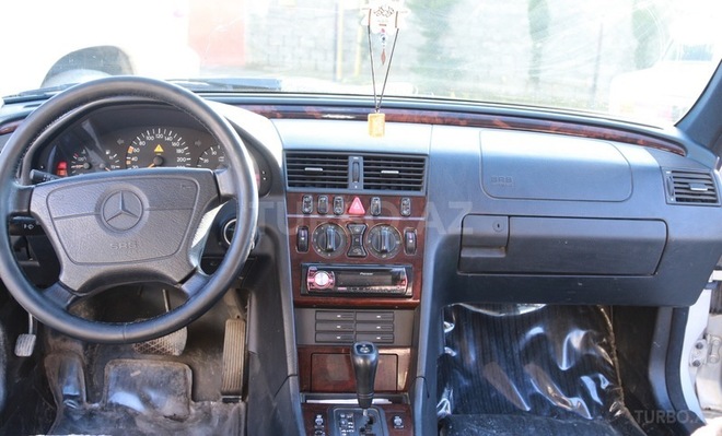 Mercedes C 180 1998, 224,323 km - 1.8 л - Bakı