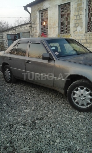 Mercedes E 200 1993, 328,700 km - 2.0 l - Ağcabədi