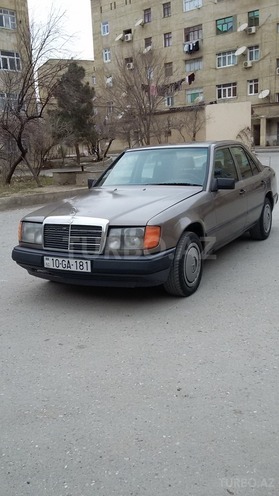 Mercedes E 230 1988, 373,000 km - 2.3 л - Bakı
