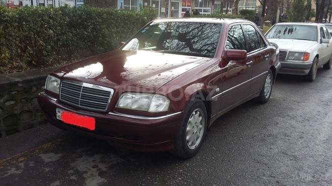 Mercedes C 200 2000, 246,000 km - 2.0 l - Bakı
