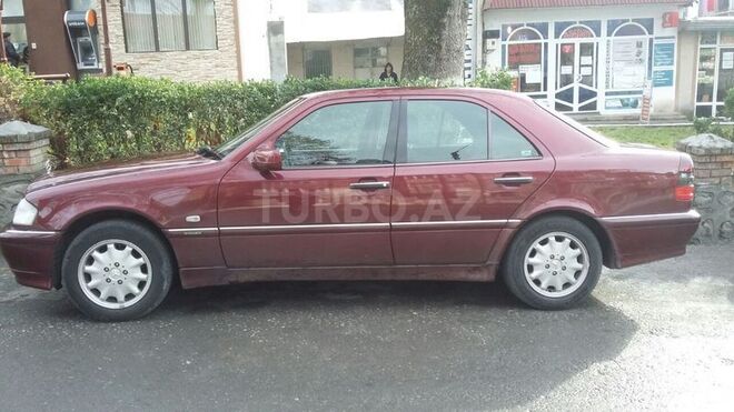 Mercedes C 200 2000, 246,000 km - 2.0 l - Bakı
