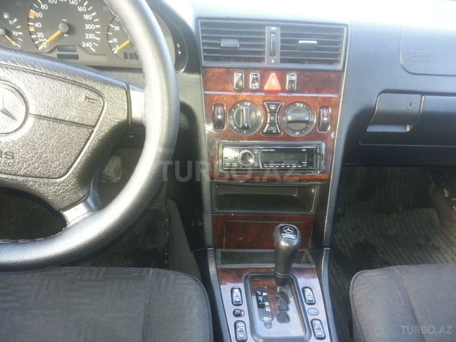 Mercedes C 200 2000, 239,000 km - 0.2 л - Bakı