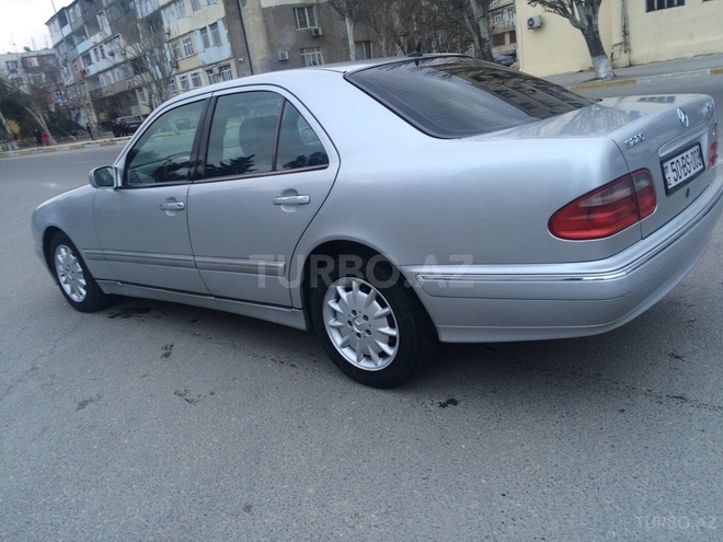 Mercedes E 220 2002, 221,041 km - 2.2 л - Bakı