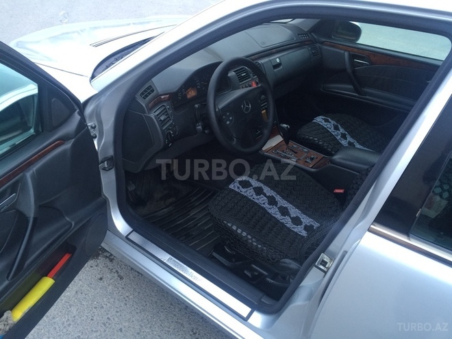 Mercedes E 220 2002, 221,041 km - 2.2 л - Bakı
