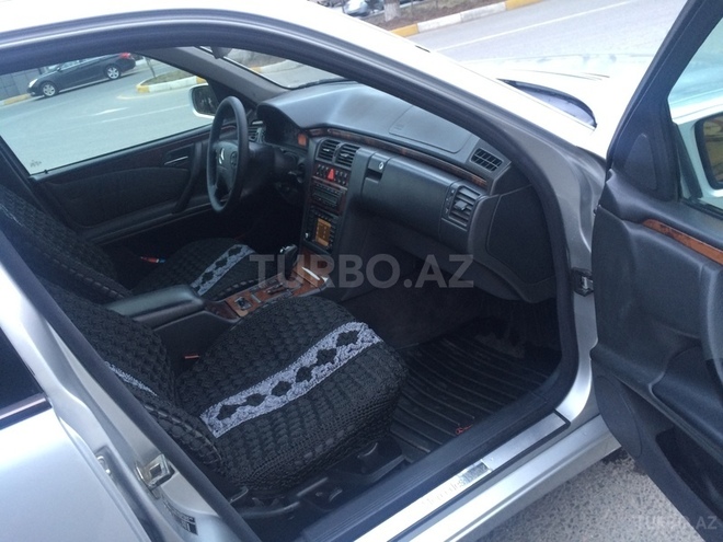 Mercedes E 220 2002, 221,041 km - 2.2 л - Bakı