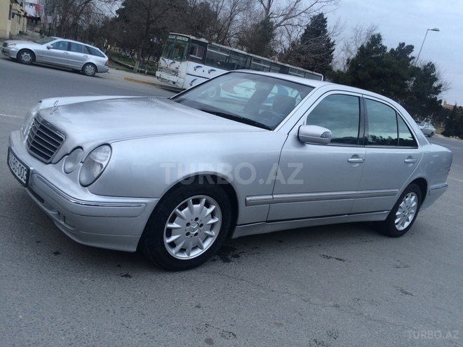 Mercedes E 220 2002, 221,041 km - 2.2 л - Bakı