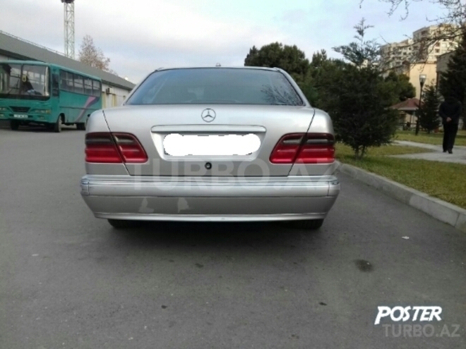 Mercedes E 320 1999, 200,000 km - 3.2 l - Bakı