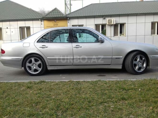 Mercedes E 320 1999, 200,000 km - 3.2 l - Bakı