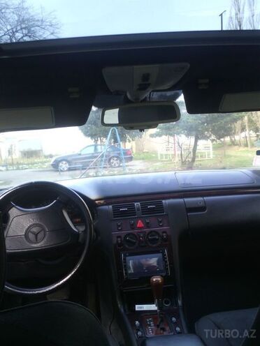 Mercedes E 230 1996, 320,000 km - 2.3 l - Bakı