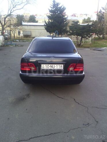 Mercedes E 230 1996, 320,000 km - 2.3 l - Bakı