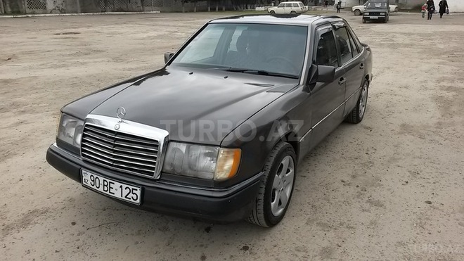 Mercedes E 220 1994, 380,000 km - 2.2 l - Bakı