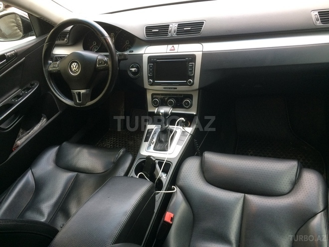 Volkswagen Passat 2010, 135,000 km - 2.0 л - Bakı