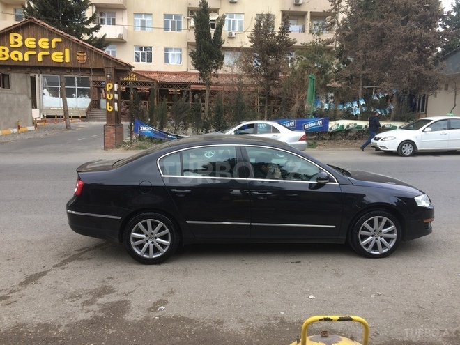 Volkswagen Passat 2010, 135,000 km - 2.0 л - Bakı