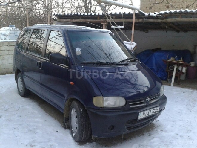 Nissan Serena 2000, 200,000 km - 1.6 l - Qusar