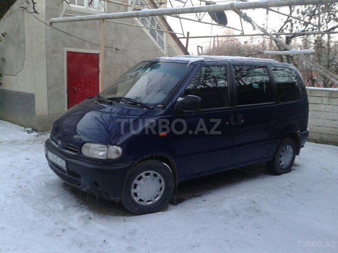Nissan Serena 2000, 200,000 km - 1.6 l - Qusar