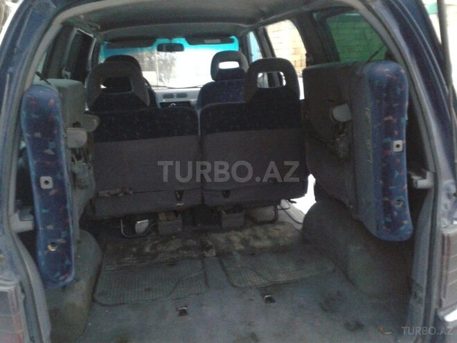 Nissan Serena 2000, 200,000 km - 1.6 l - Qusar