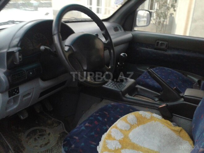 Nissan Serena 2000, 200,000 km - 1.6 l - Qusar
