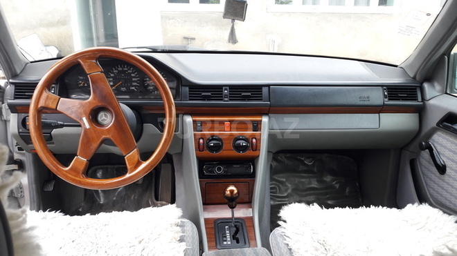 Mercedes E 200 1993, 200,000 km - 2.0 l - Bakı
