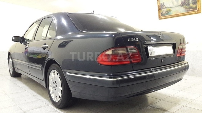 Mercedes E 240 2001, 178,000 km - 2.6 l - Bakı