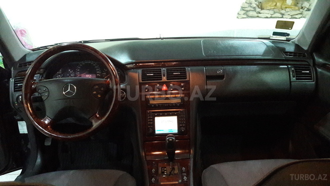 Mercedes E 240 2001, 178,000 km - 2.6 l - Bakı