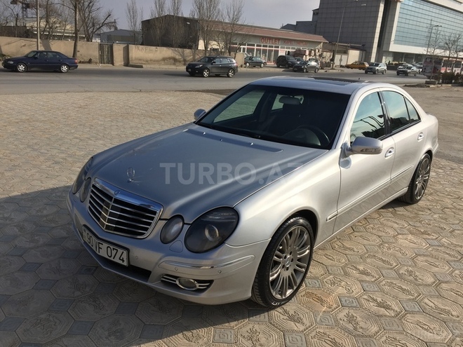 Mercedes E 270 2002, 319,000 km - 2.7 l - Bakı