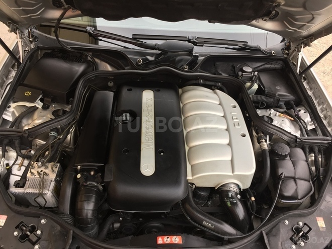 Mercedes E 270 2002, 319,000 km - 2.7 l - Bakı