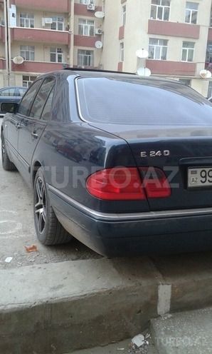 Mercedes E 240 1998, 236,437 km - 2.4 л - Bakı