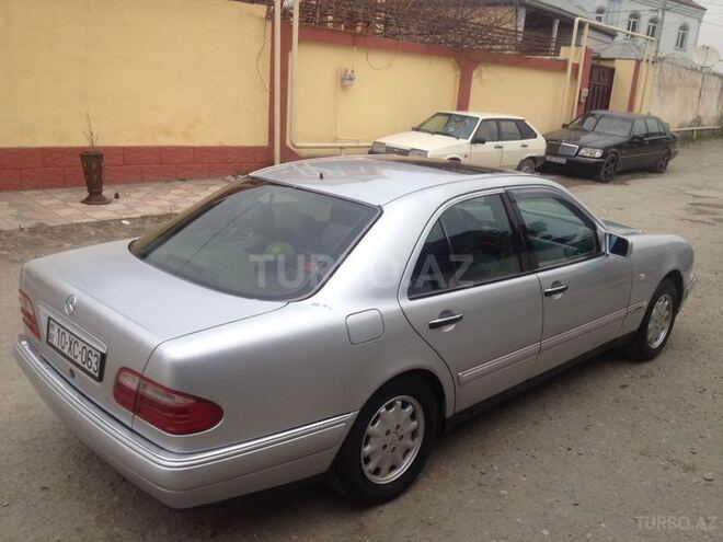 Mercedes E 240 1998, 297,000 km - 2.4 л - Bakı