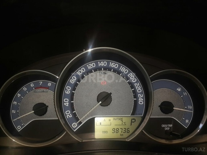 Toyota Corolla 2013, 98,000 km - 1.6 l - Bakı