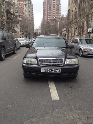 Mercedes C 220 2000, 276,500 km - 2.2 l - Bakı