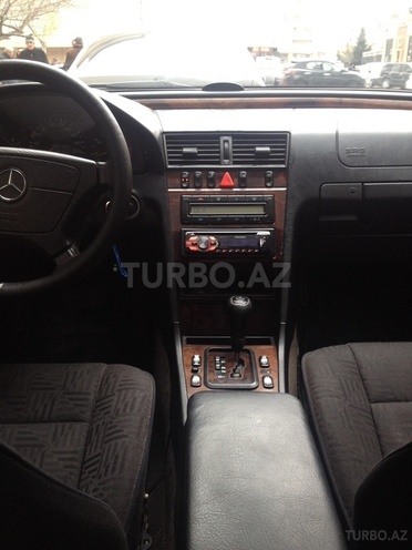 Mercedes C 220 2000, 276,500 km - 2.2 l - Bakı