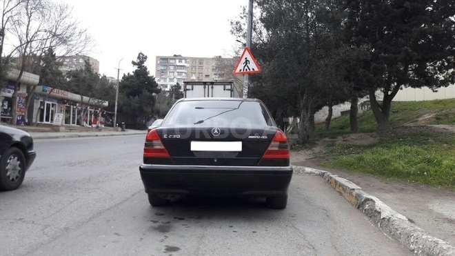 Mercedes C 230 1997, 290,000 km - 2.3 l - Bakı