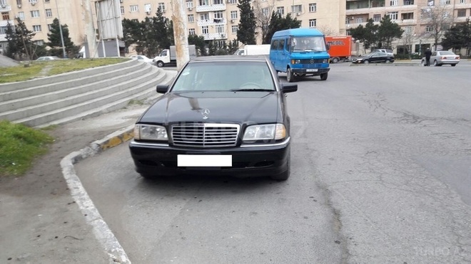 Mercedes C 230 1997, 290,000 km - 2.3 l - Bakı