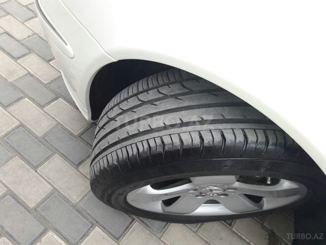 Mercedes E 240 2002, 126,000 km - 2.6 l - Bakı