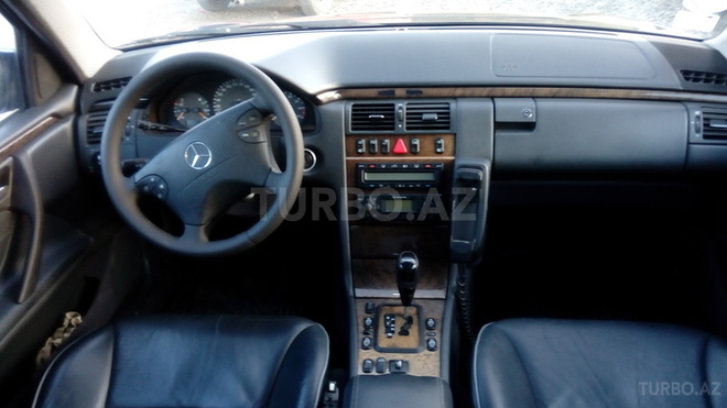 Mercedes E 200 2001, 270,400 km - 2.0 l - İmişli