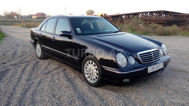 Mercedes E 200 2001, 270,400 km - 2.0 l - İmişli