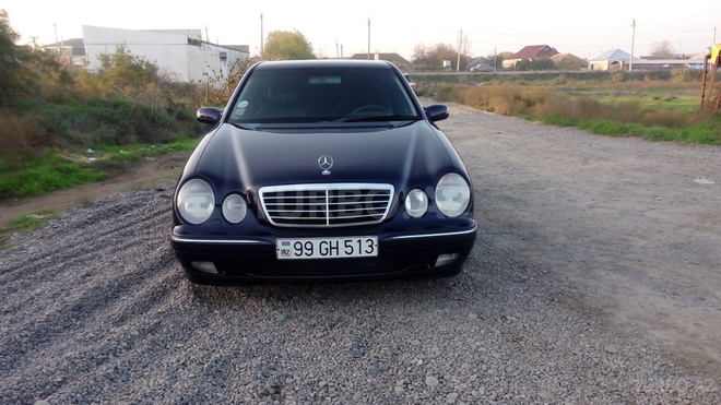 Mercedes E 200 2001, 270,400 km - 2.0 l - İmişli