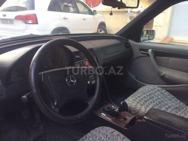 Mercedes C 220 1999, 240,000 km - 2.2 л - Bakı