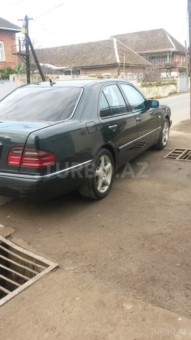 Mercedes E 230 1997, 268,478 km - 2.3 l - Masallı