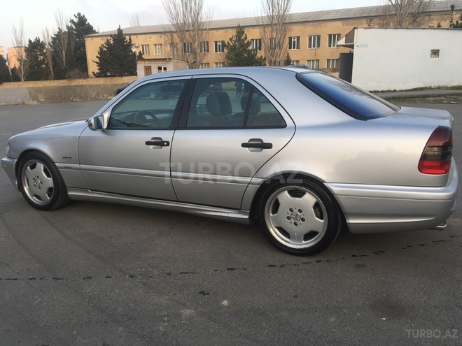 Mercedes C 240 2000, 253,000 km - 2.4 l - Sumqayıt